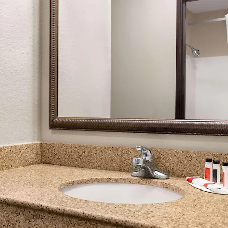Ramada By Wyndham Elizabethtown Hotel Exterior photo