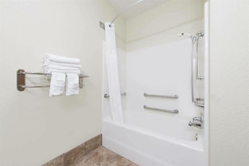 Ramada By Wyndham 3*