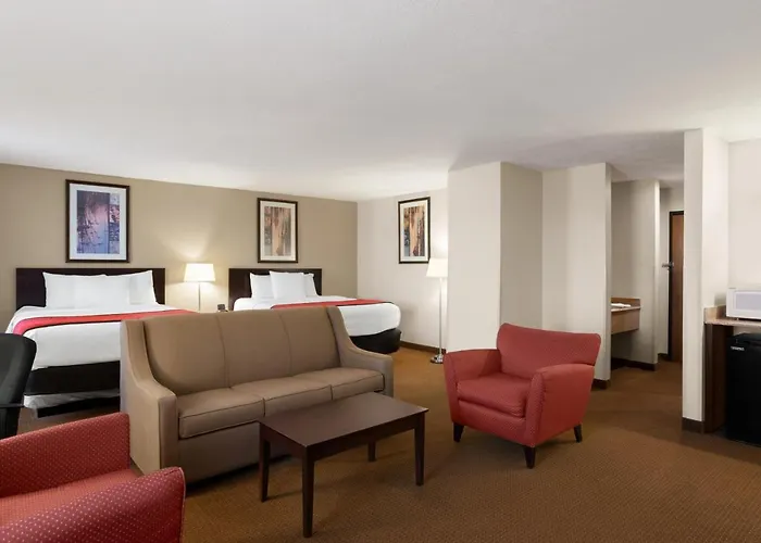 Ramada By Wyndham Elizabethtown