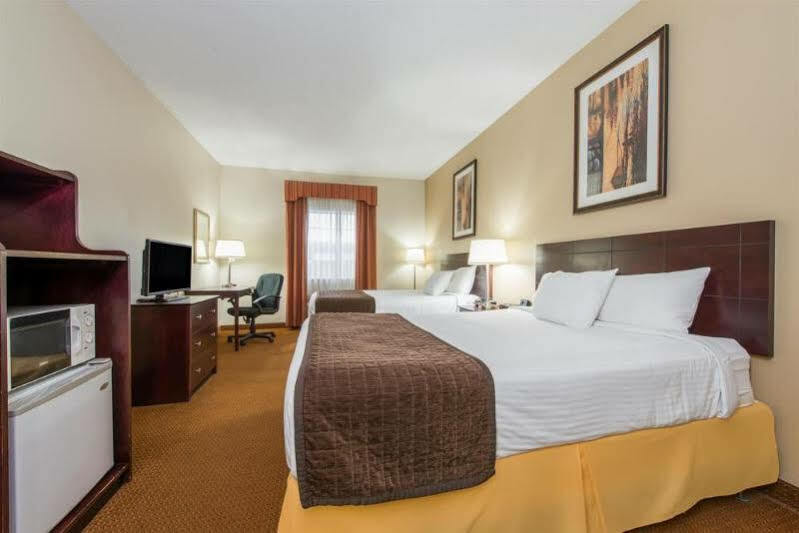 Ramada By Wyndham Hotel Elizabethtown